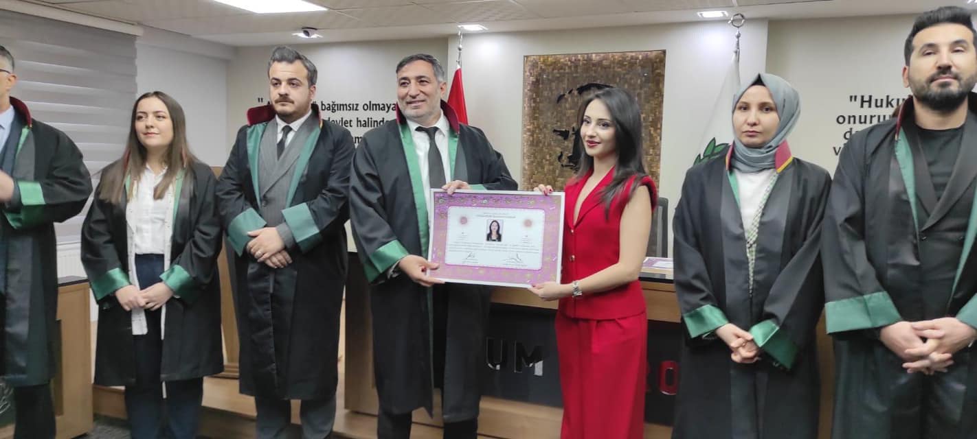 AV. BEYZA NUR BAYKAL CÜBBE GİYDİ