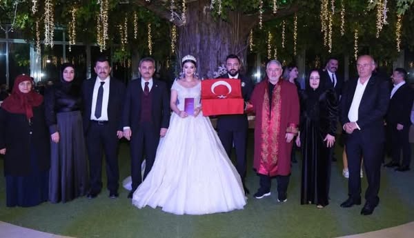 SOL VE AKMAN AİLESİNİN MUTLU GÜNÜ!