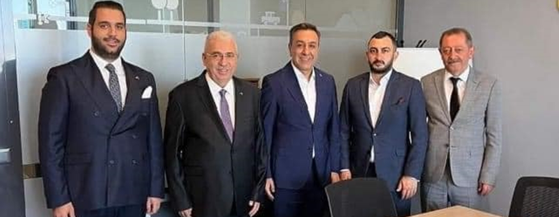 AHLATCI İLE İMZALAR ATILIYOR