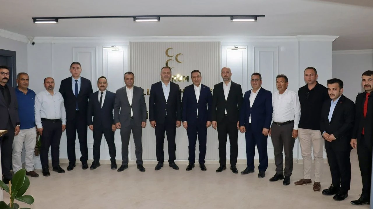 Başkan Muhsin Dere’den MHP’nin yeni hizmet binasına hayırlı olsun ziyareti
