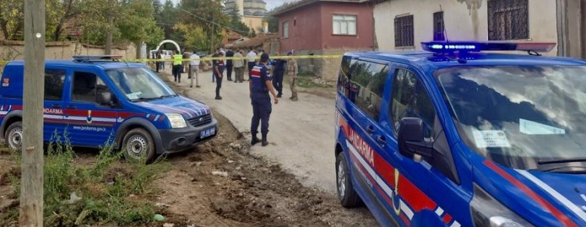 Muhtar öldürüldü kardeşi ağır yaralı!