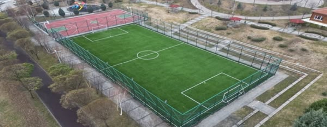 BELEDİYE SEMT SAHALARINI YENİLEDİ