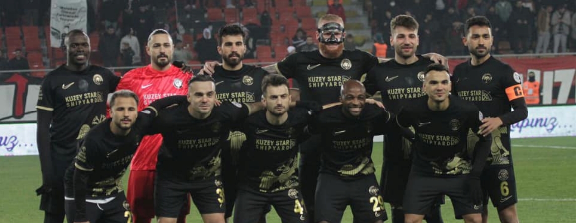 Çorum FK direklere takıldı