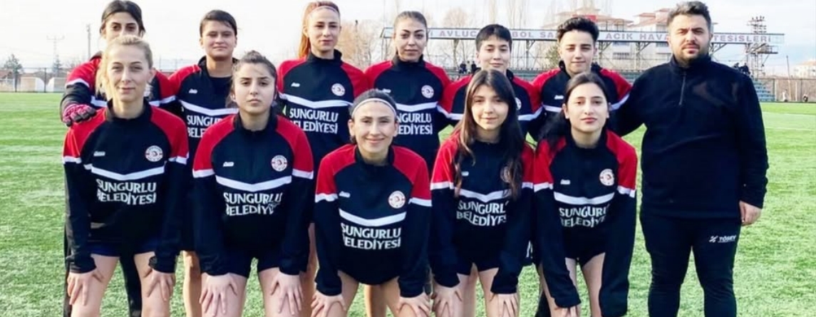 KADIN FUTBOL TAKIMI  SEZONU ÇORUM'DA AÇIYOR