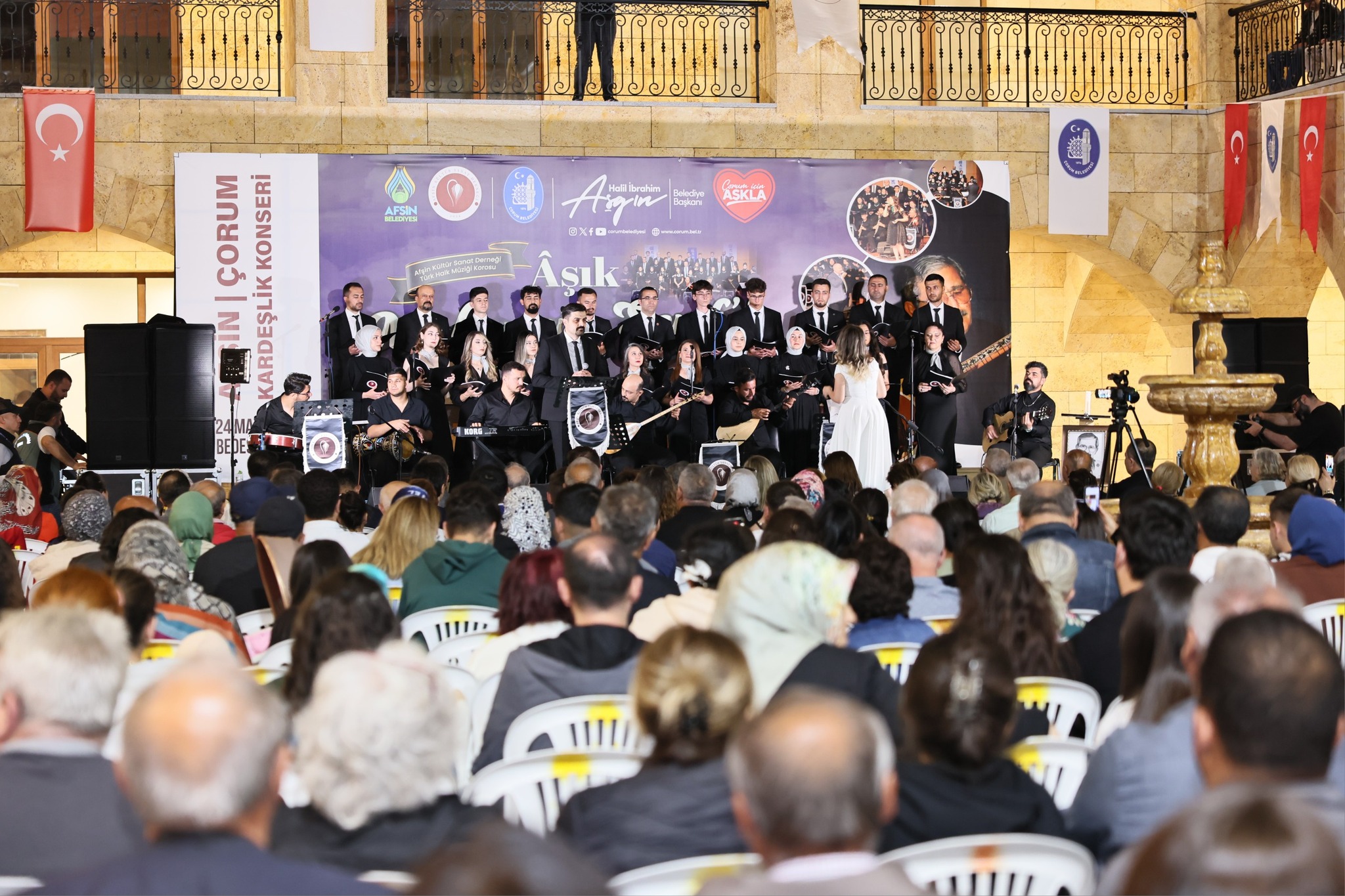 Âşık Mahzuni Şerif Türkülerle Anıldı