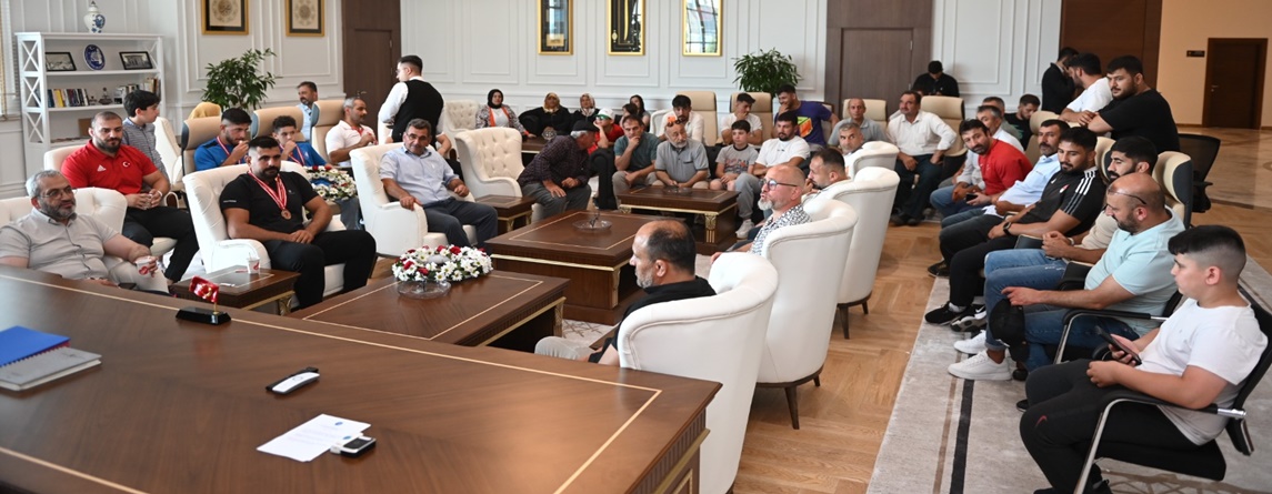 Kırkpınar pehlivanları Çorum’u gururlandırdı