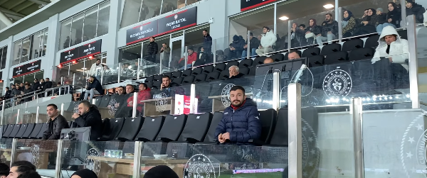PROTOKOL TRİBÜNÜ BOŞ KALDI
