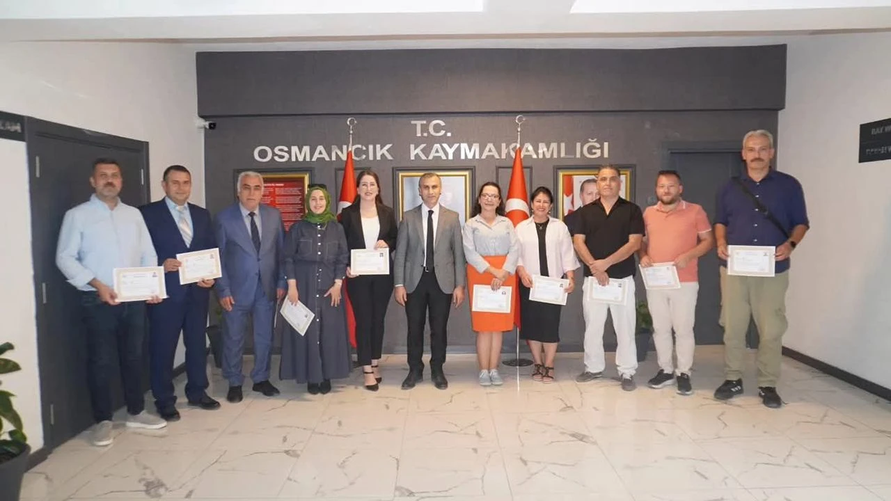 ‘Öğretmenin Türküsü’ konserinde görev alan öğretmenlere başarı belgesi