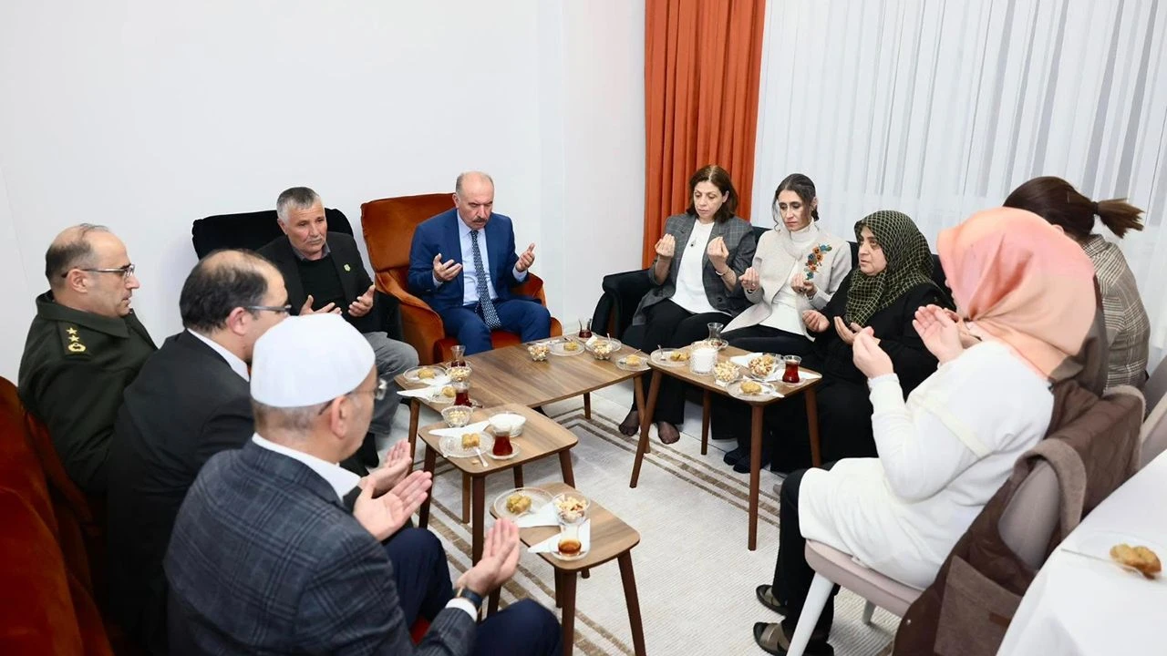 Çorum Valisi Ali Çalgan’dan şehit ailesine ziyaret